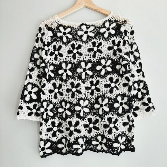 Vintage Boho Floral Net See-Through Lace Crochet Crop Top B&W Sz M Flawed - Picture 9 of 11